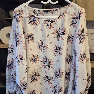 RW&CO. White and Pink Floral Blouse